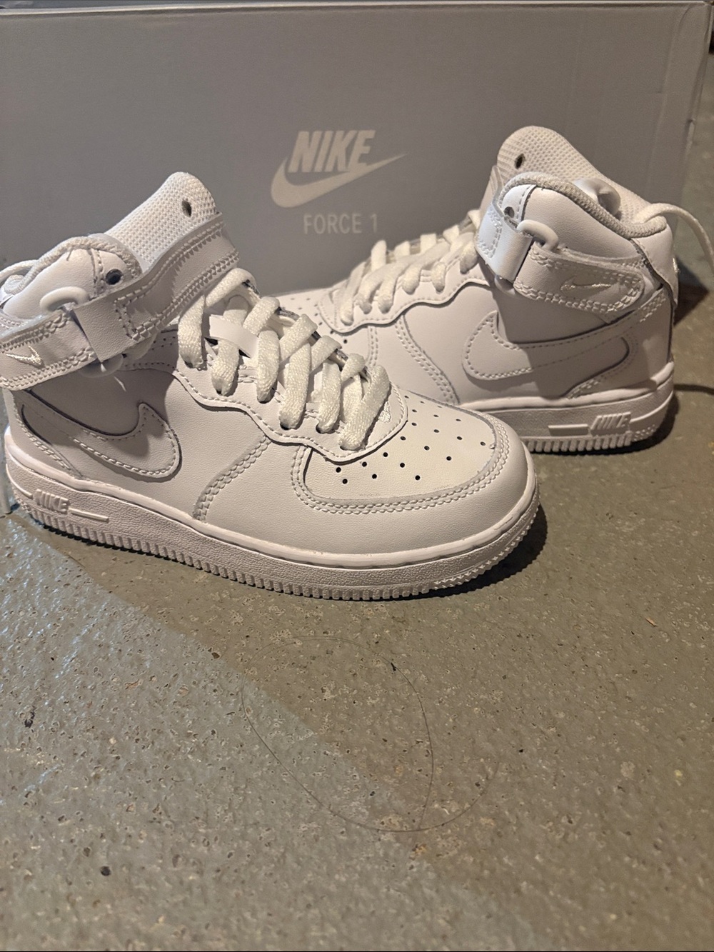 Nike Unisex AF1 White Mid-Top Sneakers with Ankle Strap